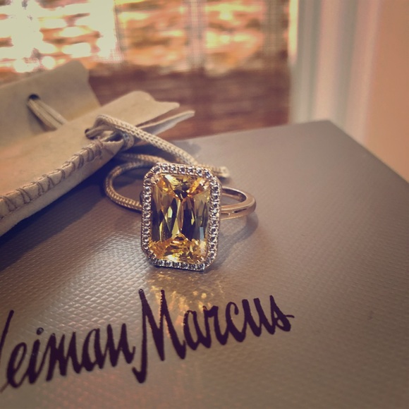 Fantasia by deserio yellow emerald ring